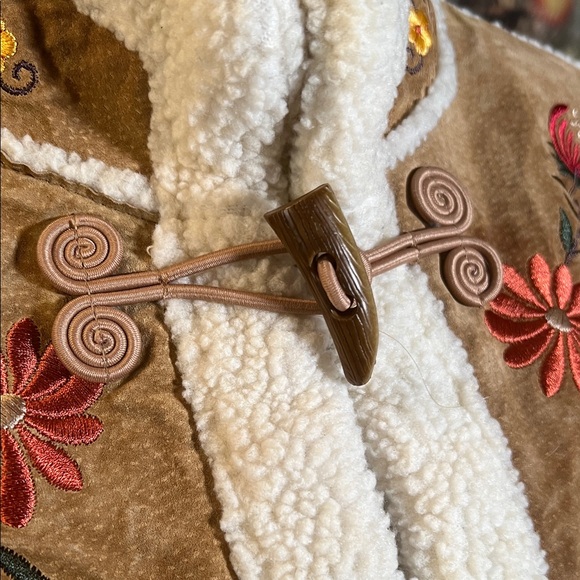 🧥St. John’s Bay Westerncore Embroidered Shearling-Trim Teddy Jacket | Sz Large - Picture 4 of 16